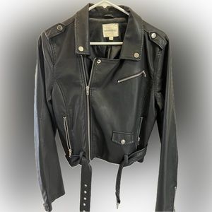 Women’s large Urbanology faux leather jacket